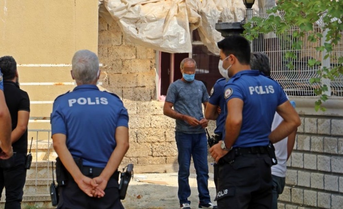 Tartıştığı karısının KADES butonuna bastığını polis kapıya gelince öğrenen adam çılgına döndü