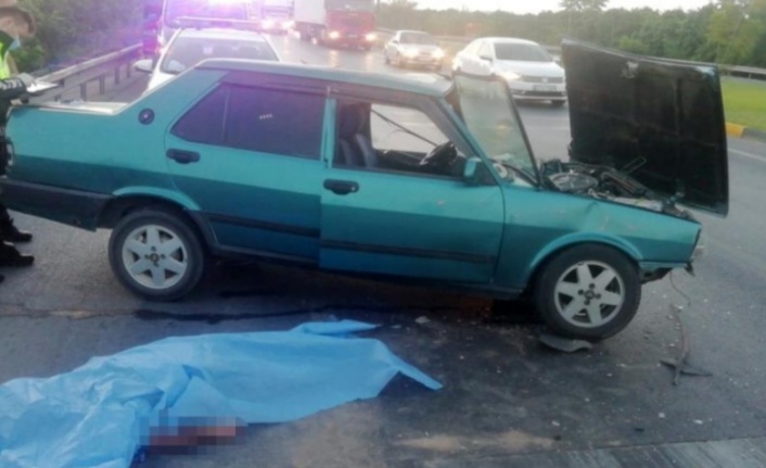 Trafik lamlarında bekleyen araca arkadan çarptı: 1 ölü var