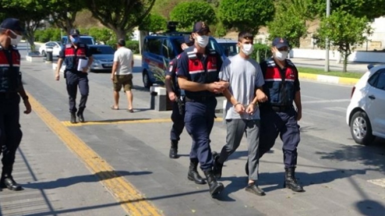 5 yıldızlı otelin temizlik görevlisi güvenlik görevlisini bıçakladı