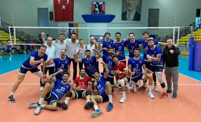 Alanya Belediyespor, İstanbul Büyükşehir'i evinde devirdi