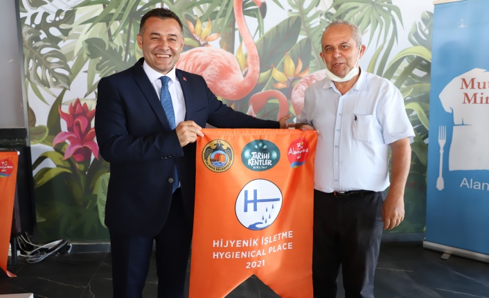 Alanya'da 152 işletmeye turuncu bayrak