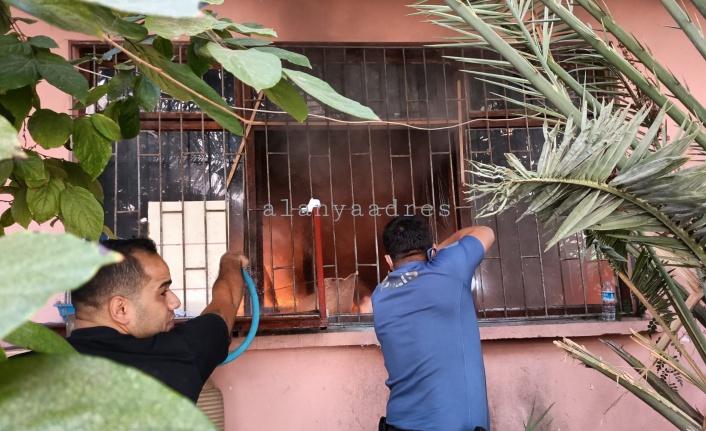 Alanya'da şok! Çocuklarını vermek istemeyen anne evi ateşe verdi