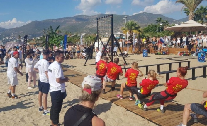 Alanya plajlarında nefes kesen yarış