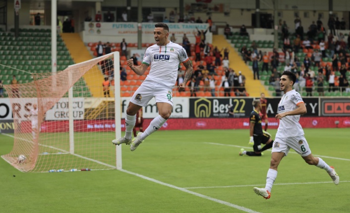 Alanyaspor evinde berabere kaldı