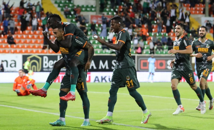 Alanyaspor gol oldu yağdı: 6-3