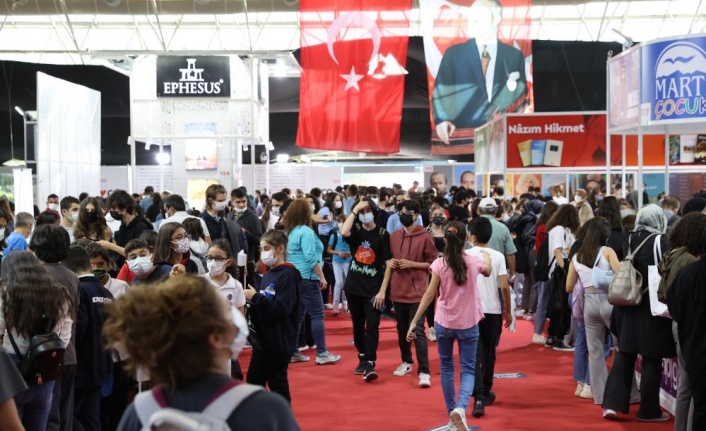 Antalyalı yazarlar 11. Antalya Kitap Fuarı’nda