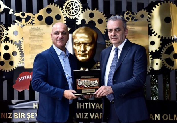 Başkan Esen'den Antalya OSB Teknik Koleji'ne tam not