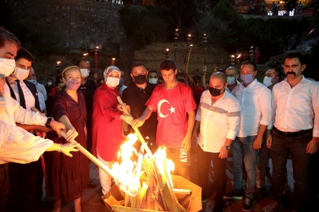 Başkan Yücel'den Fener Alayı ve Demet Akalın konserine davet