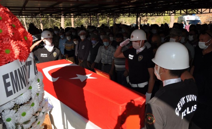 Kazada hayatını kaybeden özel harekat polisi toprağa verildi