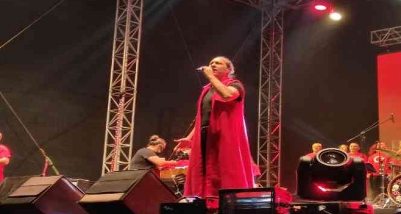 Kıraç konserinde insan seli yaşandı