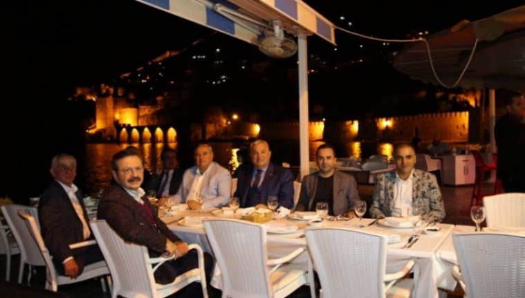 TOBB Başkanı Hisarcıklıoğlu Alanya’ya hayran kaldı