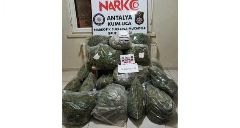 26 kilo esrar bulunduran 3 uyuşturucu taciri tutuklandı