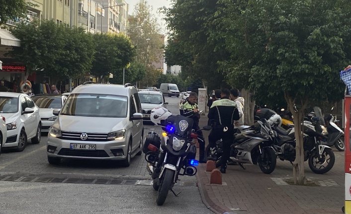 Alanya'da motosikletli kaçtı polis kovaladı