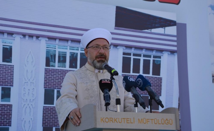 Ali Erbaş: “Cami, okul ve Kur'an kursu yaptıran insanların amel defteri kapanmayacak"