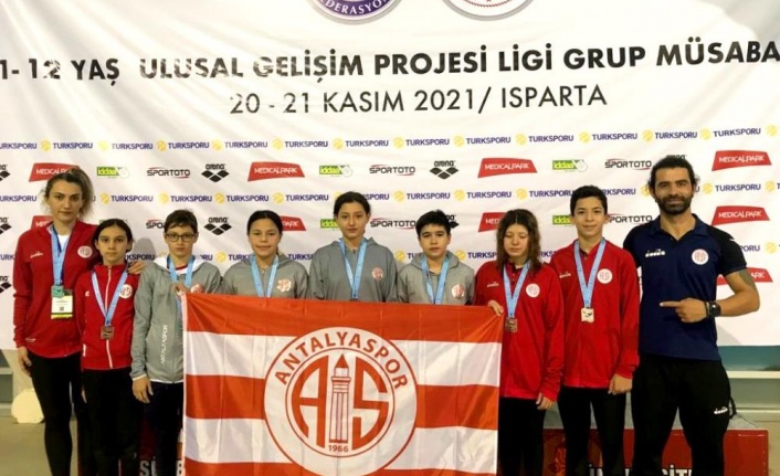 Antalyaspor Isparta’da ikincilik kürsüsünde