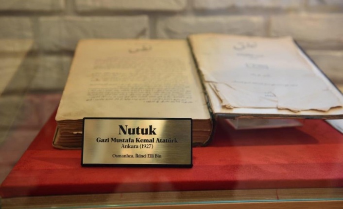 Atatürk’ün Osmanlıca kaleme aldığı 95 yıllık orijinal ‘Nutuk’ sergilenmeye başlandı