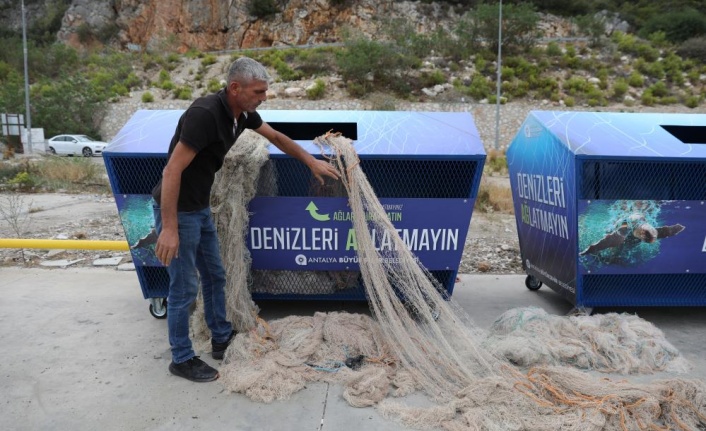 ‘Denizleri AĞlatmayın’ sloganı ile belirlenen bölgelere atık ağ toplama konteynırı yerleştirildi