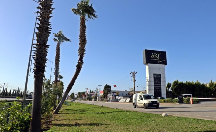 Fırtınalı havalarda görüntüsüyle tedirgin etmeye yetiyor