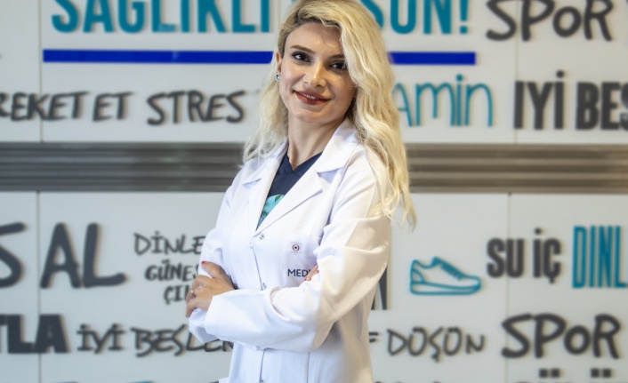 “Göz kapağı düşüklüğü ileri yaşlarda artıyor”