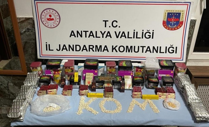 Jandarmadan uyuşturucu ve kaçak tütün operasyonu