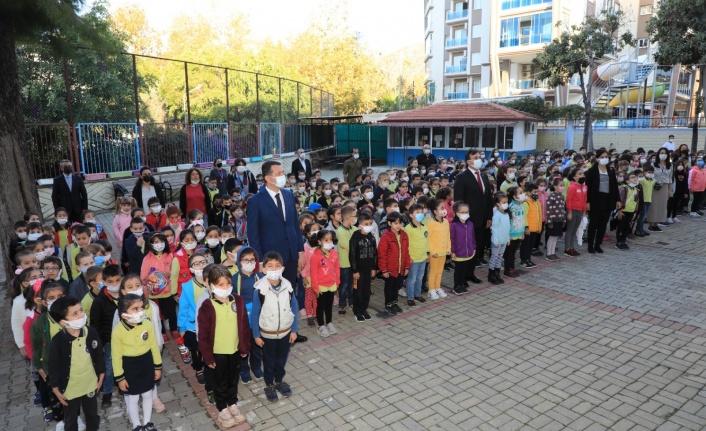 Kaymakam Ürkmezer'den Atatürk İlkokulu'na ziyaret