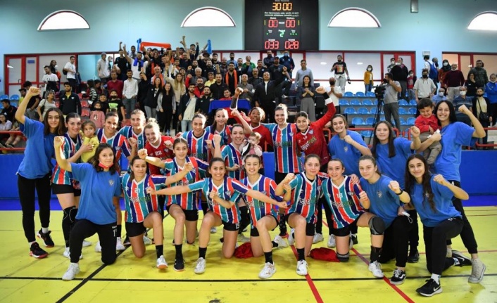 Mavi Kelebekler sahasında kazandı