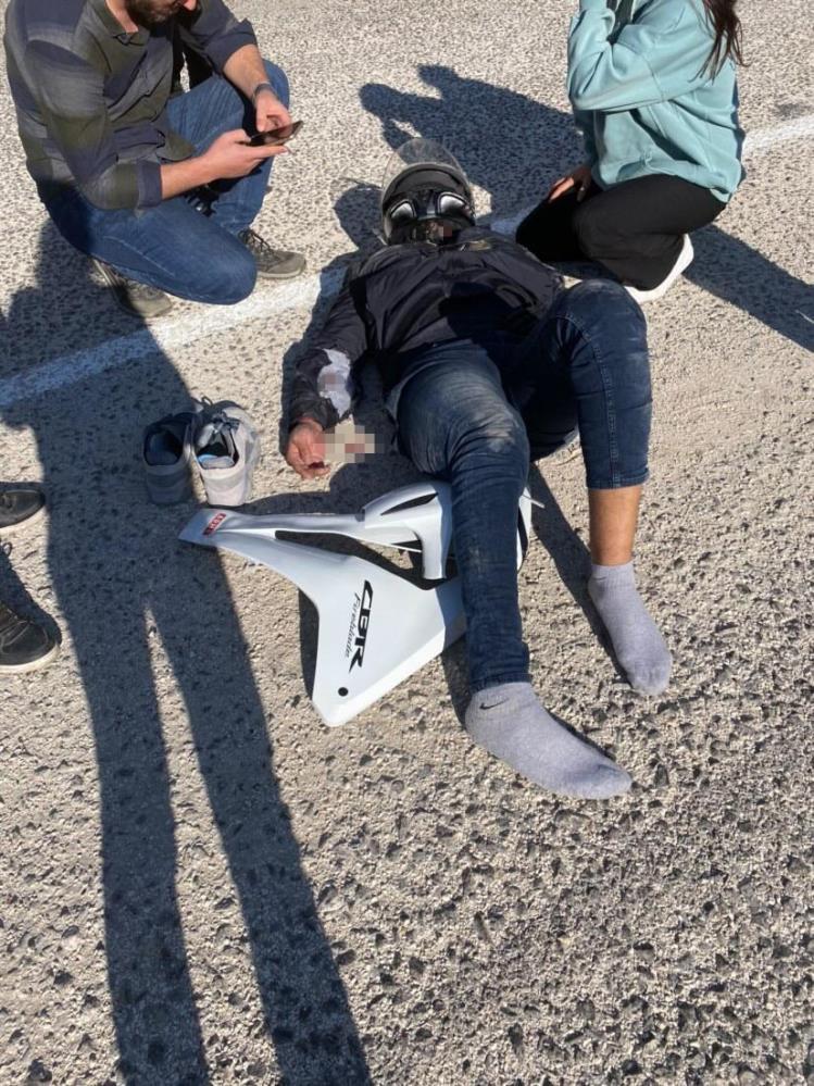 Motosiklet ile araç çarpıştı: 1 yaralı