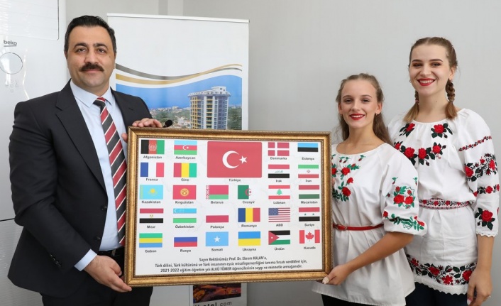 Rektör Kalan, uluslararası öğrencilerle bir araya geldi