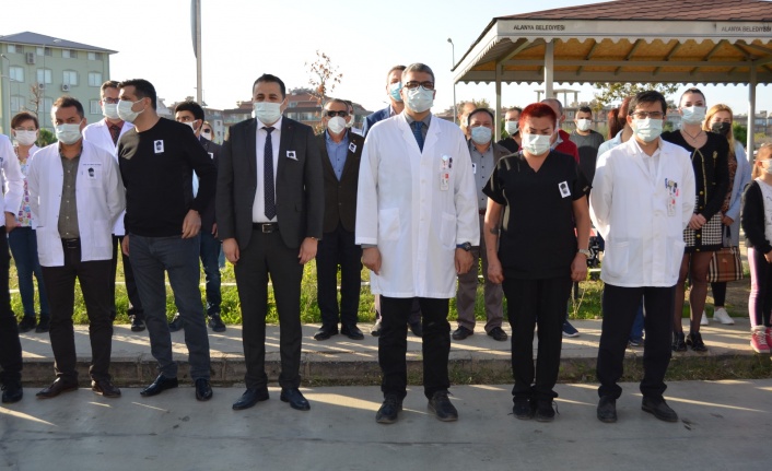 Sağlıkçılardan Ulu Önder Atatürk'e saygı duruşu