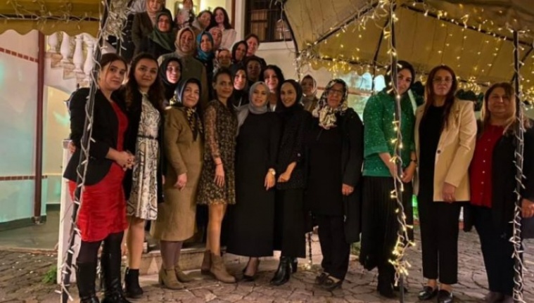 Alanya Ak Parti Kadın Kolları 1. yılını yemekte kutladı