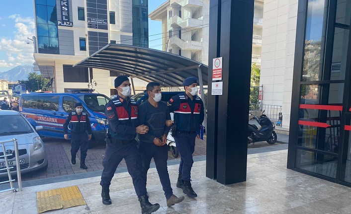 Alanya'da araması bulunan şahıs jandarmadan kaçamadı