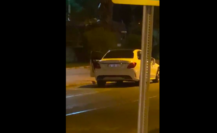 Alanya’da motosiklete çarpan sürücü aracını bırakıp kaçtı