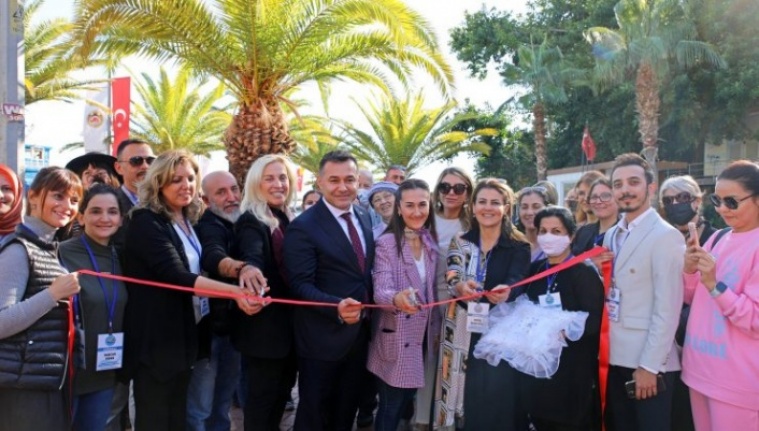 Alanya’da ‘Sanat Tasarım ve Hobi Fuarı’ açıldı
