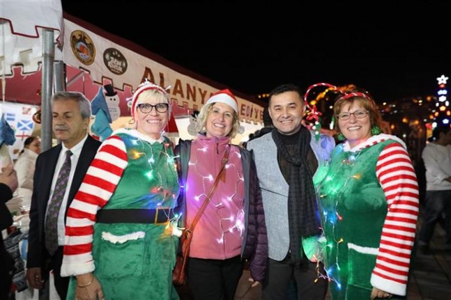 Alanya’da ‘Yeni Yıl Pazarı’ heyecanı 