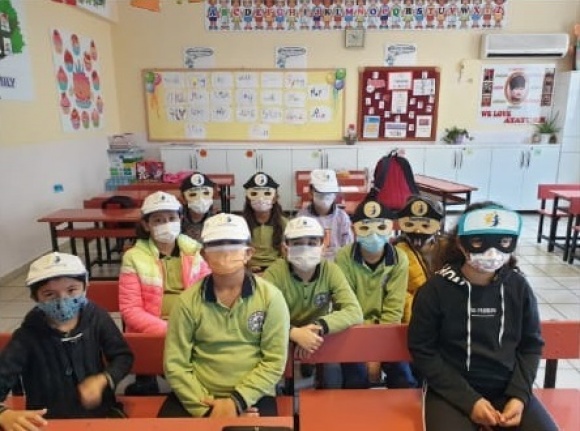 Alanyalı öğrenciler, Polonyalı öğrencilerle çevrimiçi buluştu