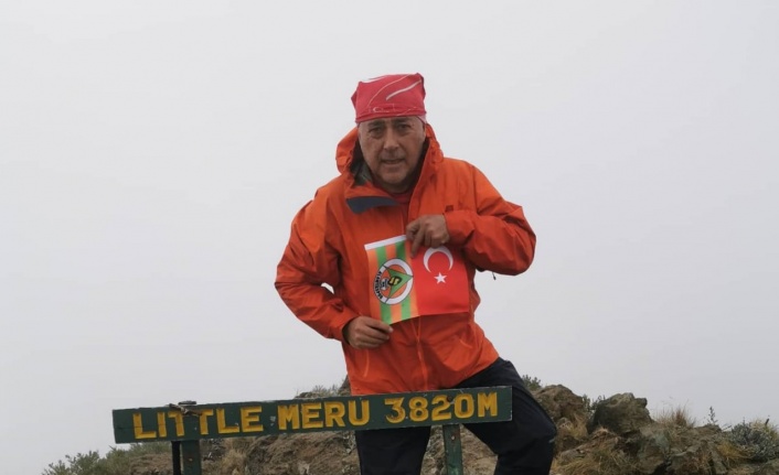 Alanyaspor sevgisini Afrika'nın zirvesine taşıyor