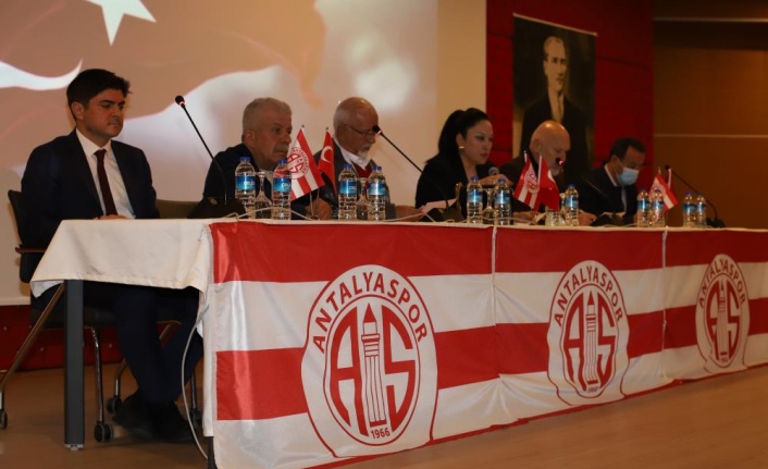 Antalyaspor Başkanı Çetin: "Hedefimiz az borç, çok başarı"