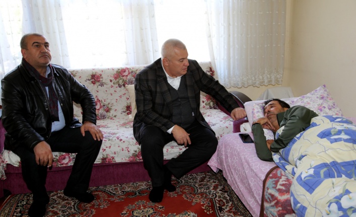Başkan Şahin'den mağdur şoföre moral ziyareti
