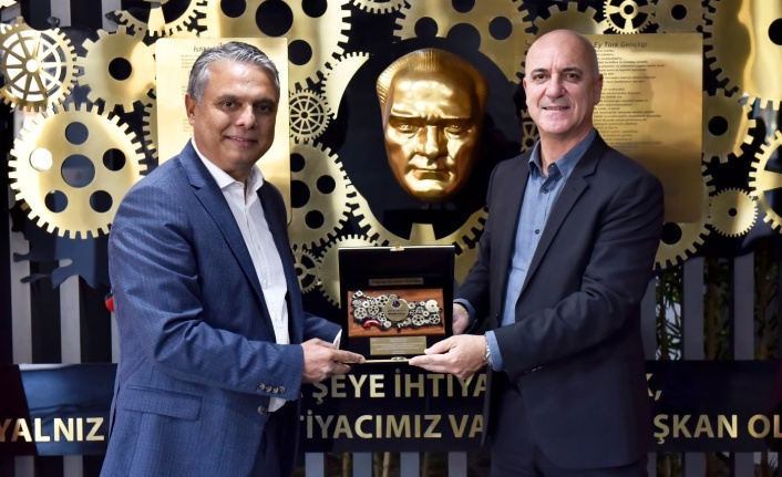 Başkan Uysal , Antalya OSB Teknik Koleji'ni gezdi