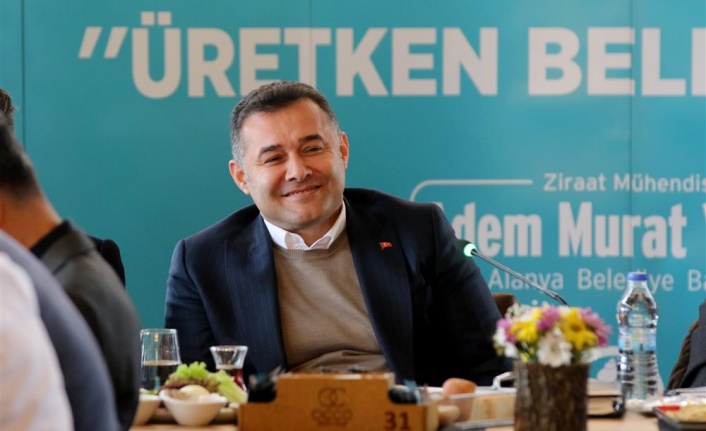 Başkan Yücel turizmcilerle buluştu