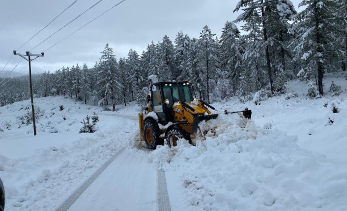 Büyükşehir’in karla mücadelesi başladı