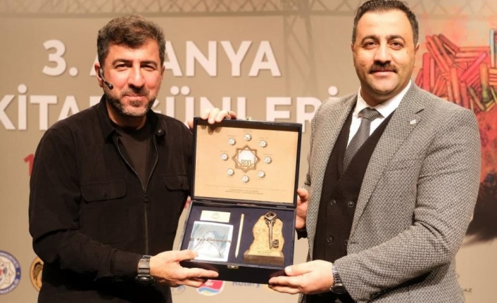 Hakan Bilgin’den Alanya'da ‘Fark’ıma Takılanlar’ söyleşisi