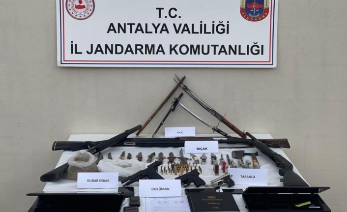 Jandarmadan arazi mafyasına şafak operasyonu:12 gözaltı