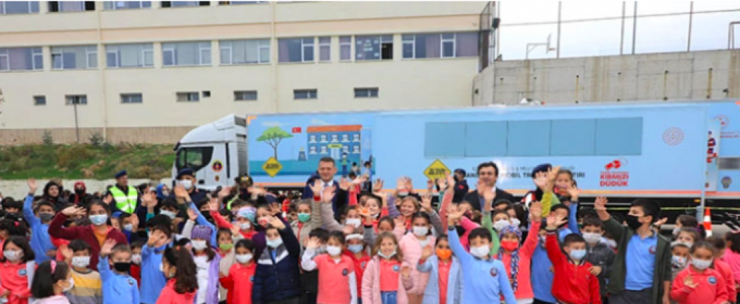 Kaymakam Ürkmezer'in okul ziyaretleri devam ediyor