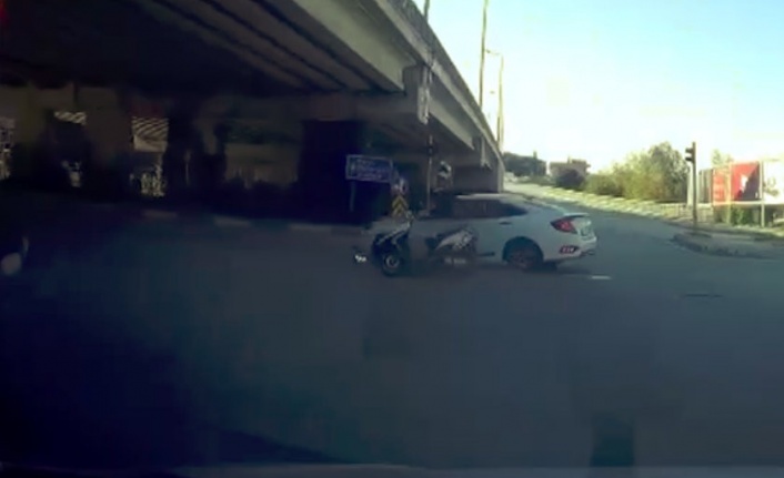 Kırmızı ışık ihlali yapan motosikletli ölümden döndü