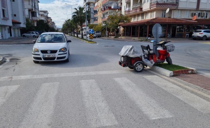 Otomobil, engelli motosikletine çarptı: 1 yaralı