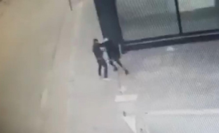 Sözleşmeli erin kadın polisi sokak ortasında bıçaklaması güvenlik kamerasında