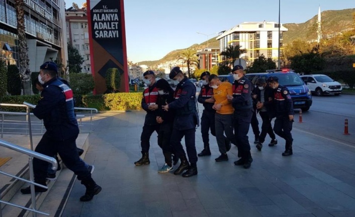 Turizm merkezleri torbacılardan arındırıldı: 27 tutuklama