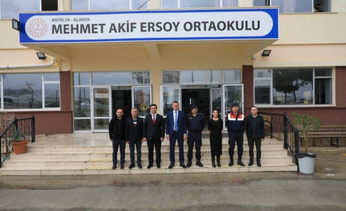 Kaymakam Ürkmezer'den Mehmet Akif Ersoy Ortaokulu’na ziyaret
