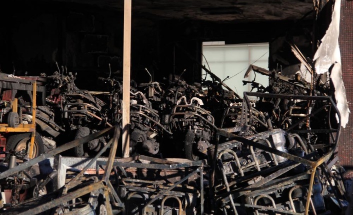 Yangında yanan 3 milyon değerindeki 250 motosikletten geriye 5'i sağlam kaldı